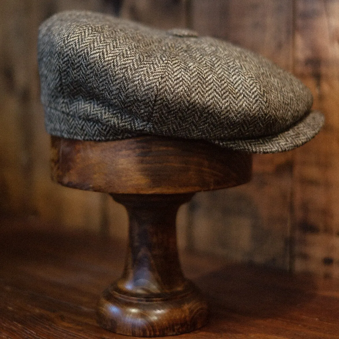 Eight Piece Herringbone Wool Retro Newsboy Cap-Light Brown